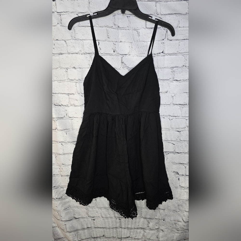 Abercrombie & Fitch Black Ruffle Lace Detail Trim Short‎ Romper Size Medium